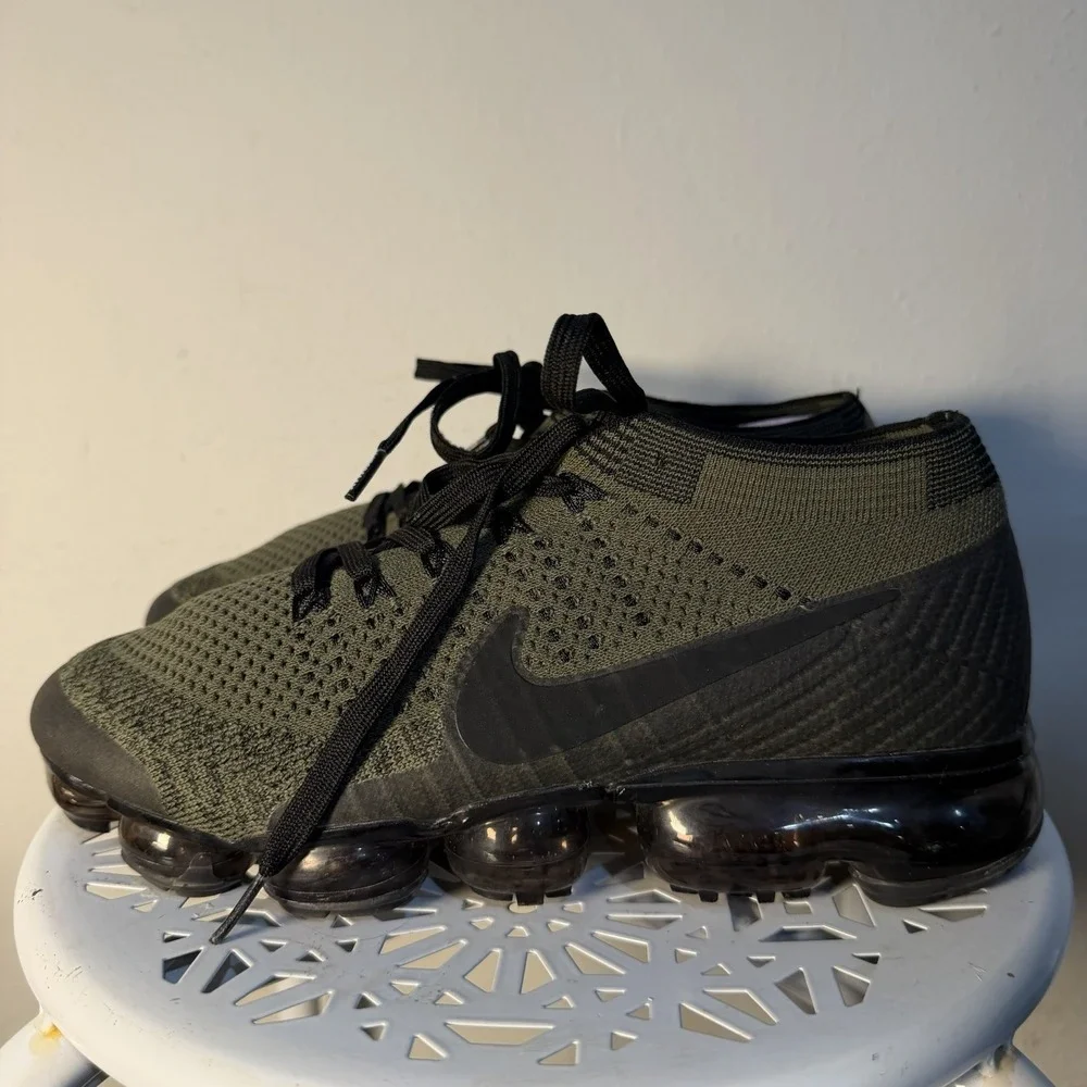 Nike Air VaporMax Army Green Men's Size 7 Women's 9.5 Athletic Shoes